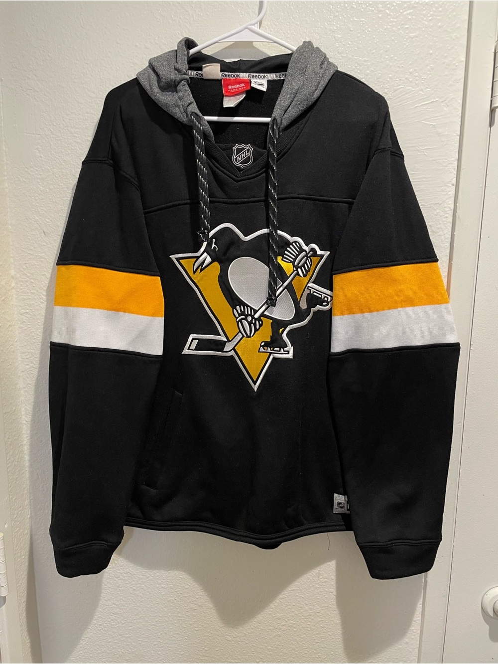 Reebok NHL Pittsburgh Penguins Black Face Off Collection Pullover Hoodie XL